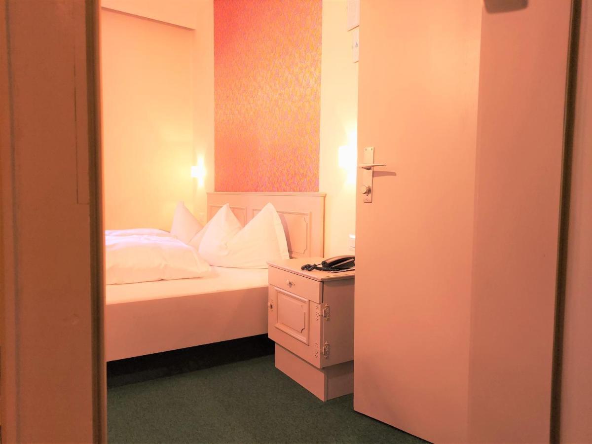 Hotel Schuster Colle Isarco Buitenkant foto