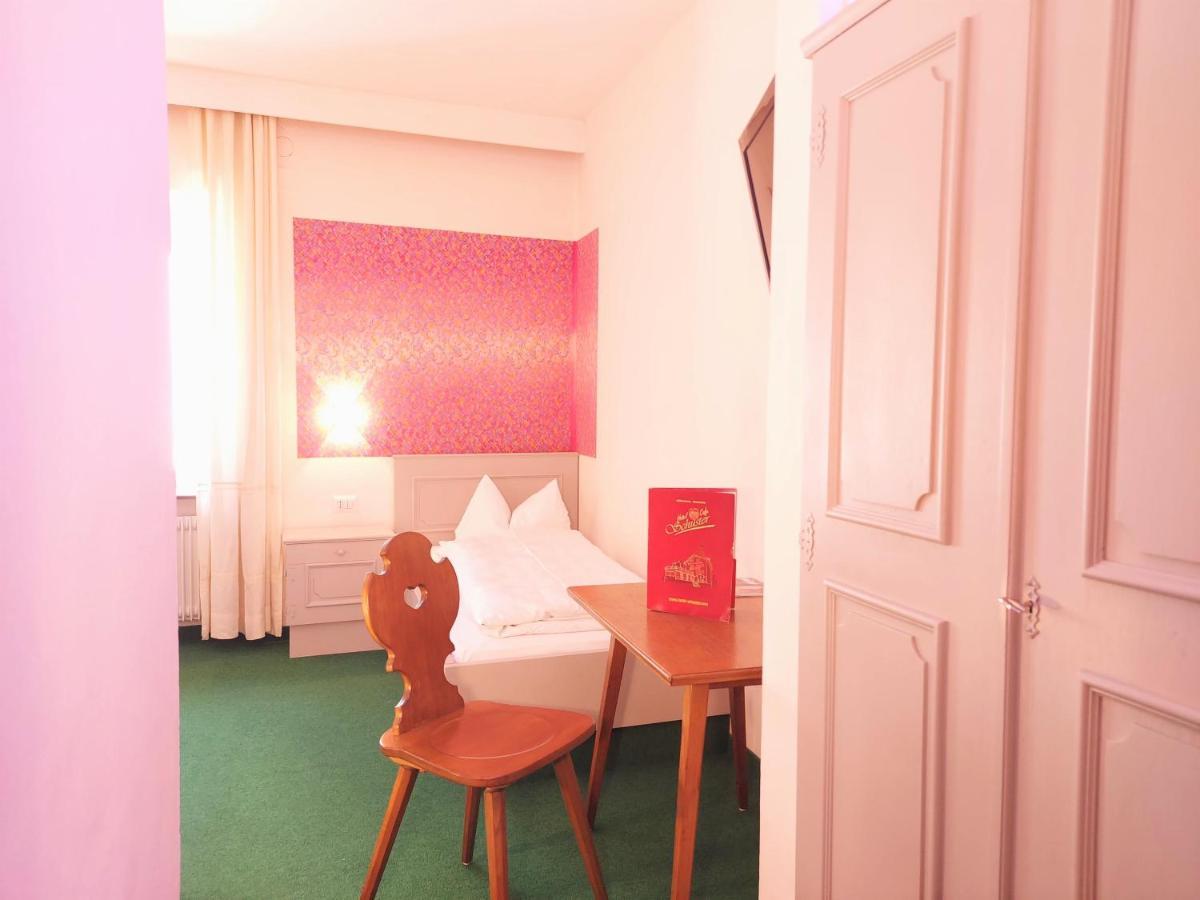Hotel Schuster Colle Isarco Buitenkant foto