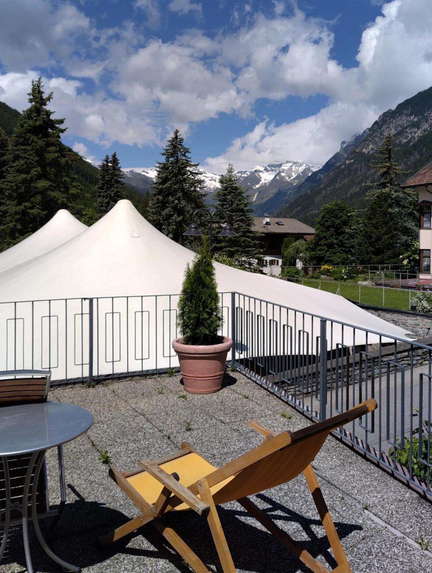 Hotel Schuster Colle Isarco Buitenkant foto
