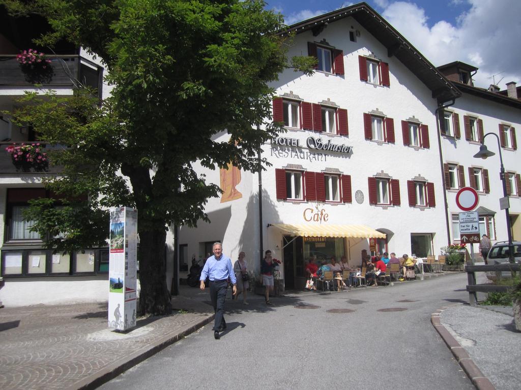 Hotel Schuster Colle Isarco Buitenkant foto