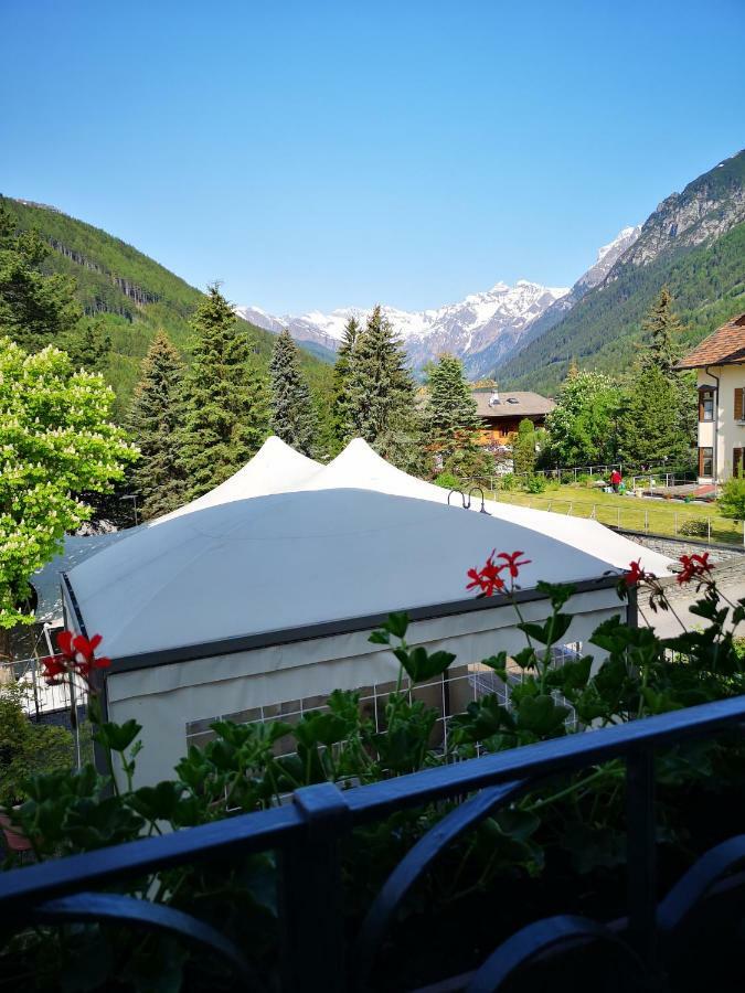 Hotel Schuster Colle Isarco Buitenkant foto